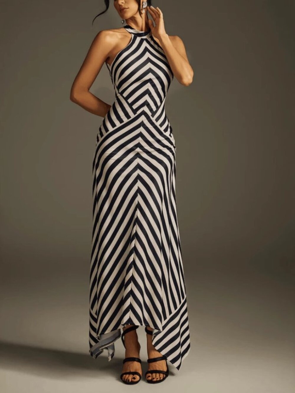 Women's Zebra Print Backless Maxi Dress - Picture 3 of 6